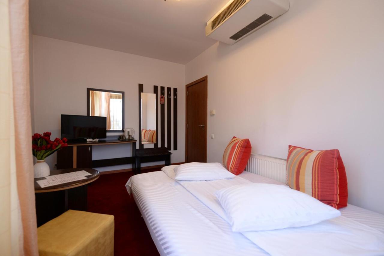 Hotel Belvedere Vatra Dornei Buitenkant foto