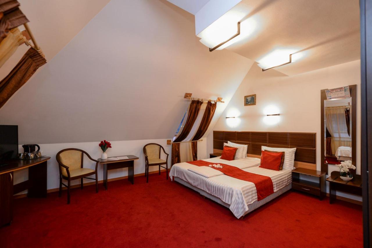 Hotel Belvedere Vatra Dornei Buitenkant foto