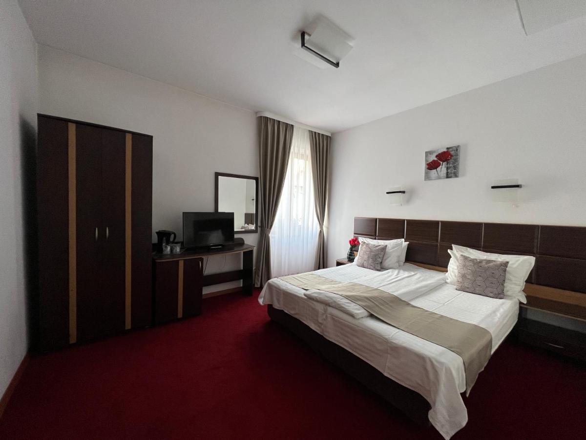 Hotel Belvedere Vatra Dornei Buitenkant foto