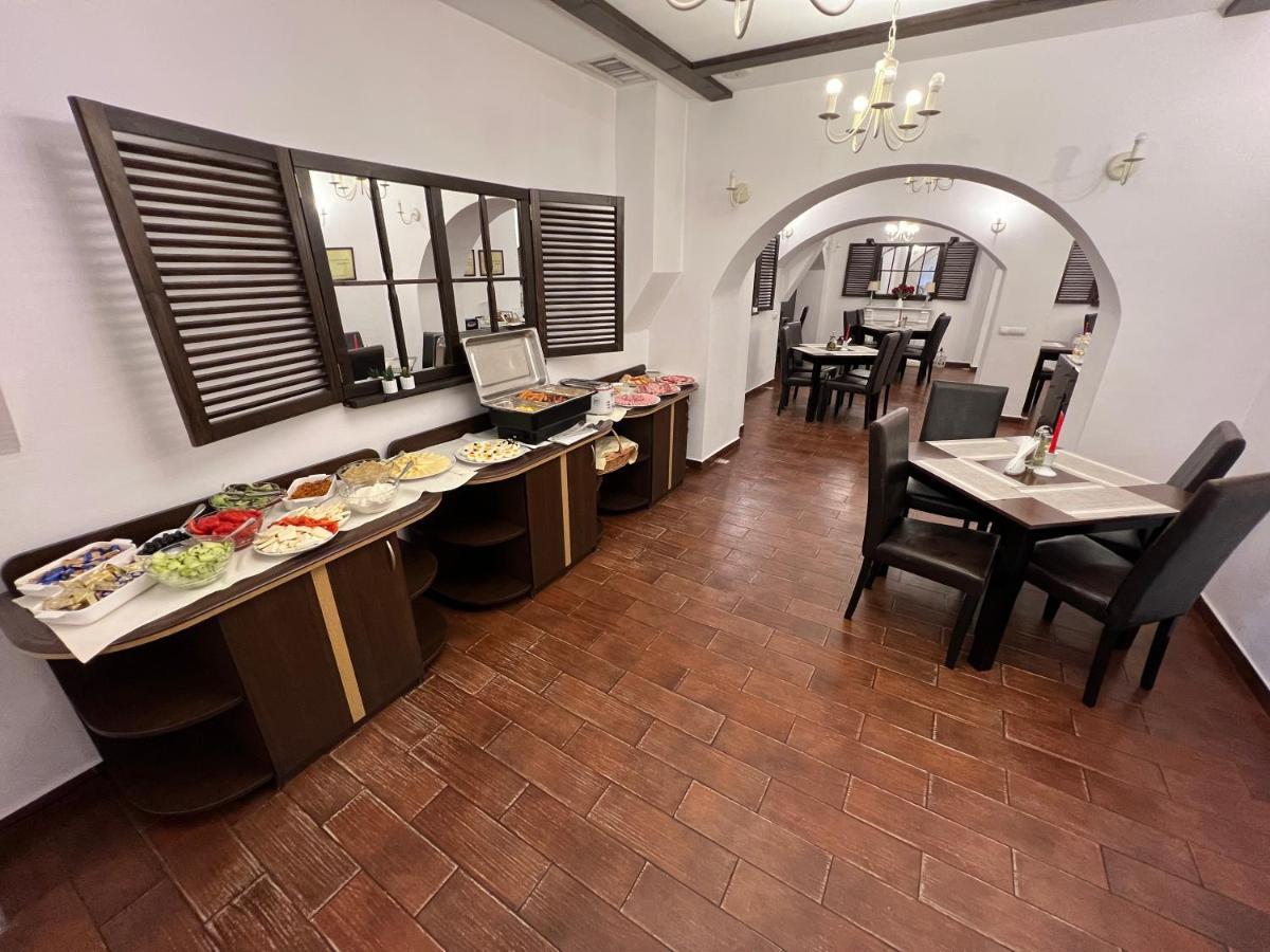Hotel Belvedere Vatra Dornei Buitenkant foto