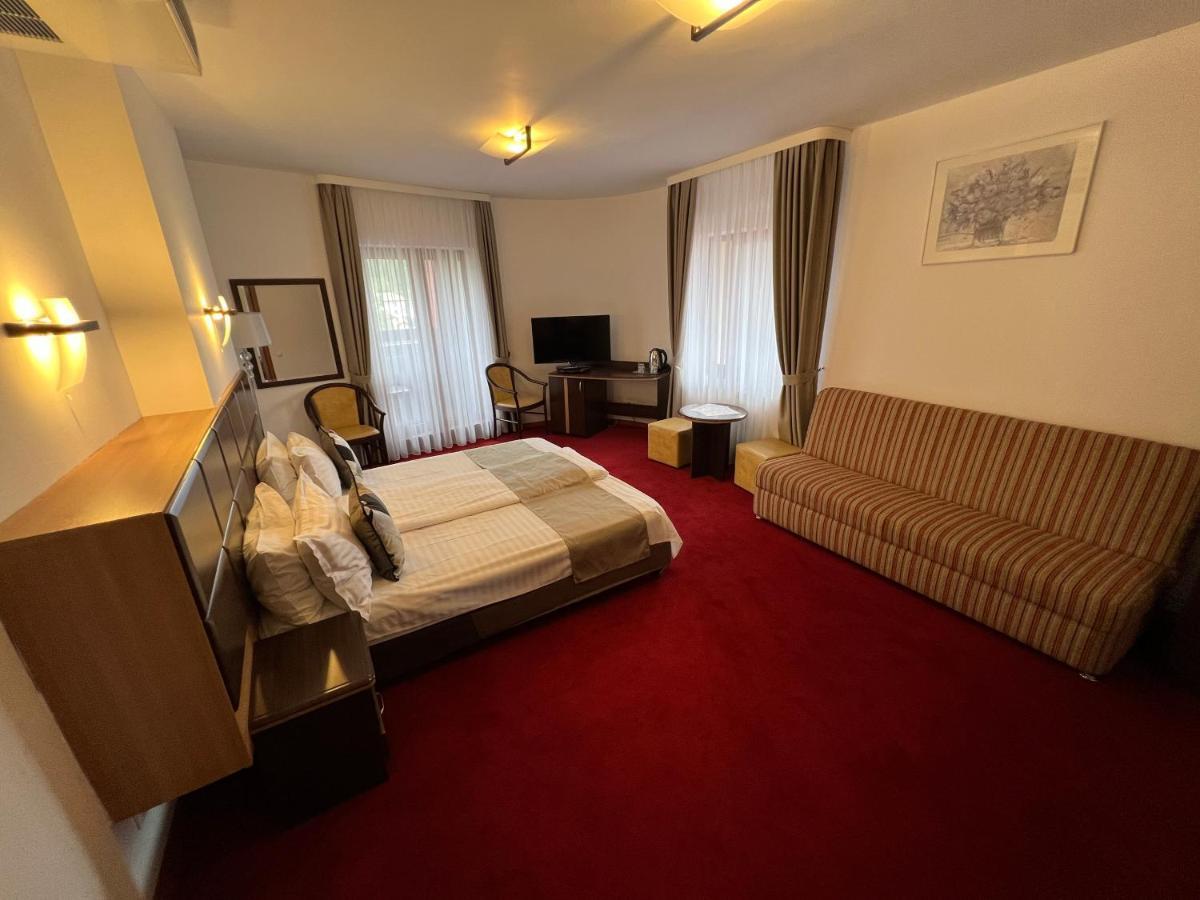 Hotel Belvedere Vatra Dornei Buitenkant foto